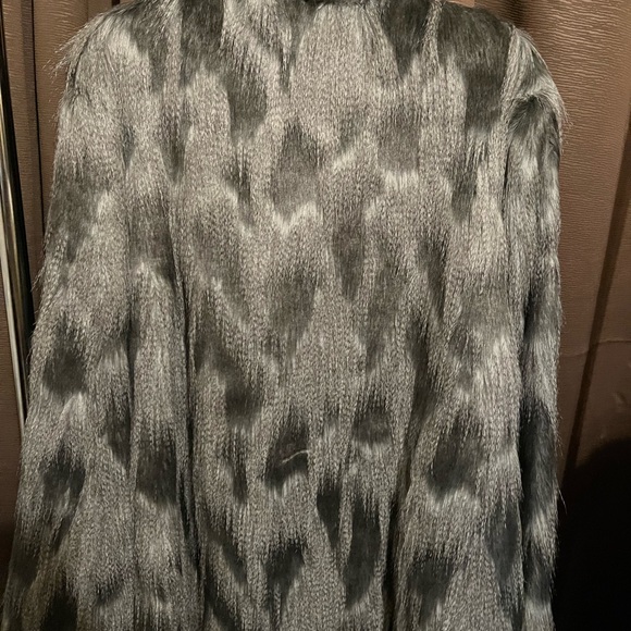 FAUX FUR Jacket - Picture 4 of 6